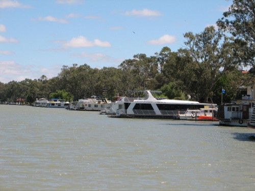 Houseboats at Mannum South Australia Houseboats at Mannum South Australia