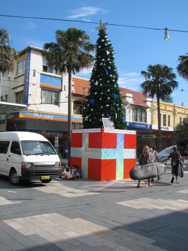 Solar powered Christmas Tree, The Corso, Manly Beach Solar powered Christmas Tree, The Corso, Manly Beach