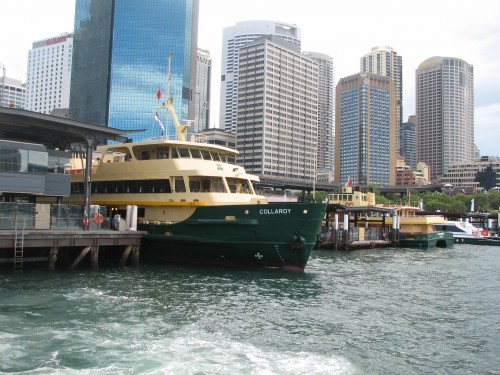 sydney-harbour_20081228_009 One of the many ferries at Circular Quay, Sydney