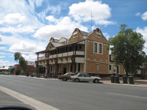 Hotel in Pinnaroo, South Australia Hotel in Pinnaroo, South Australia