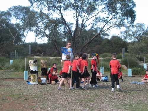 Children and the Education Officer at work at Monarto Zoo Children and the Education Officer at work at Monarto Zoo
