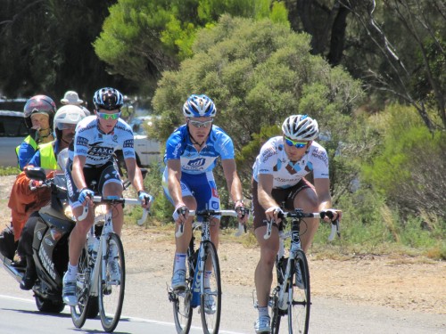 Leading group, 2011 Tour Down Under, Murray Bridge